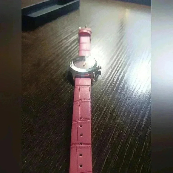 Pink beveled women's quartz watch - Picture 6 of 7